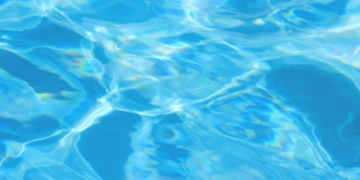 Swimming Pool Cleaning - Clean Pool Water